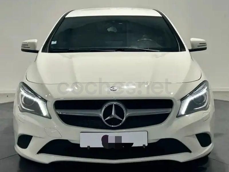 Usado Mercedes CLA200 Urban 136 CV (100 kW) 2015 Blanco Berlina