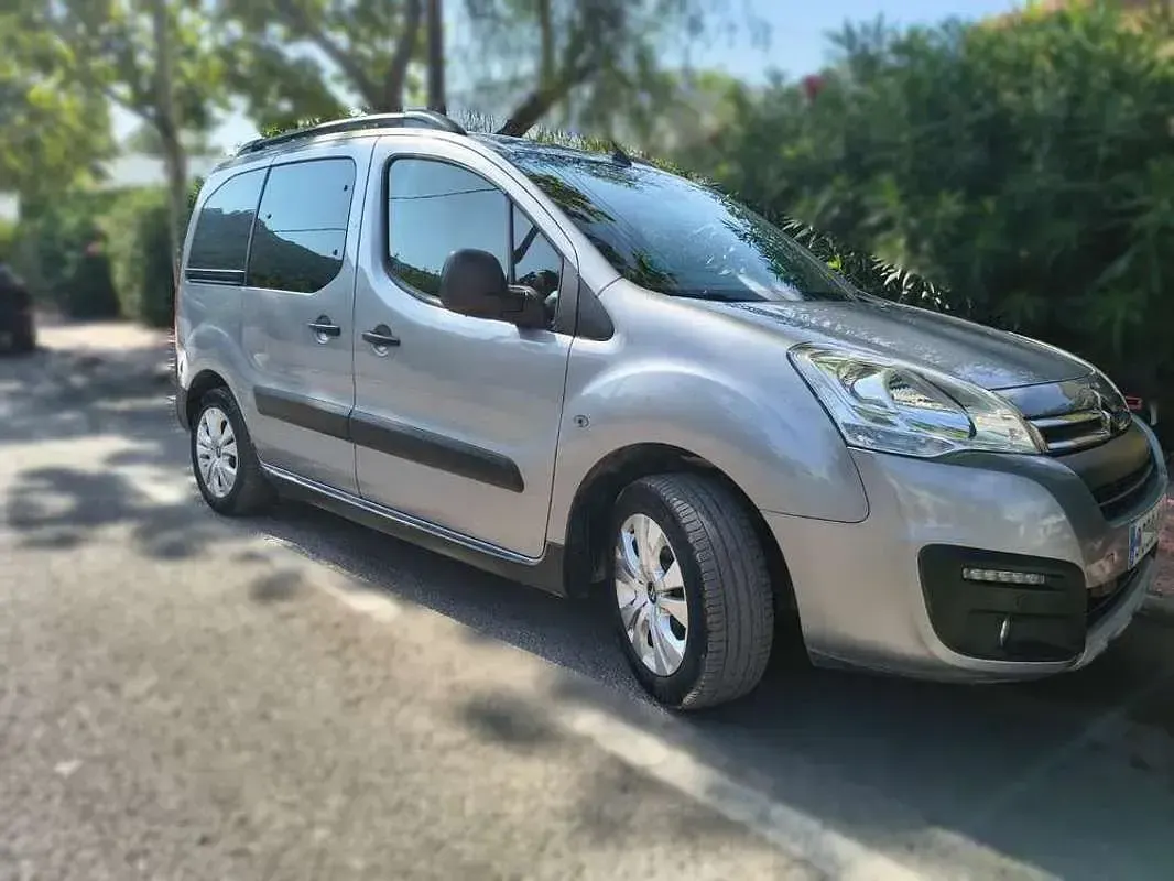 Usado Citroën Berlingo PureTech 110 CV (80 kW) 2018 Gris Monovolumen