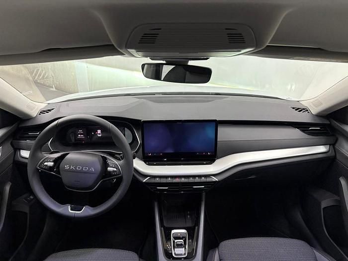 Usado Skoda Octavia Selection 116 CV (85 kW) 2025 Blanco