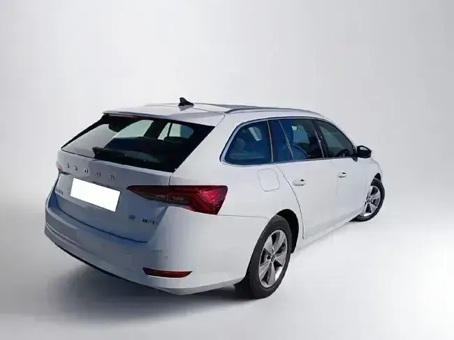 Begagnad Skoda Octavia 110 HK (80 kW) 2021 Vit Kombi