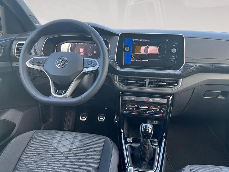 Usado VW T-Cross R-line 115 CV (84 kW) 2024 Negro oscuro (metalizado) SUV