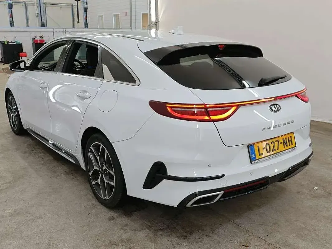 Usado Kia ProCeed GT-Line 120 CV (88 kW) 2021 Blanco Familiar