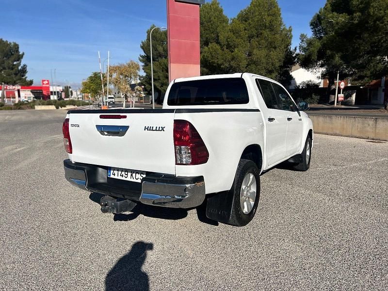 Usado Toyota HiLux 150 CV (110 kW) 2017 Blanco Recogida