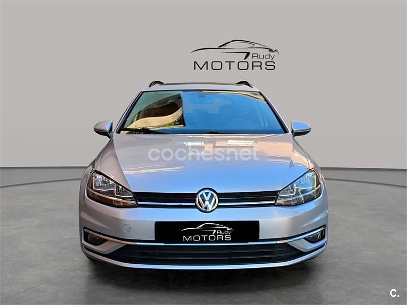 Usado VW Golf VII Advance 115 CV (84 kW) 2018 Gris / plata Familiar