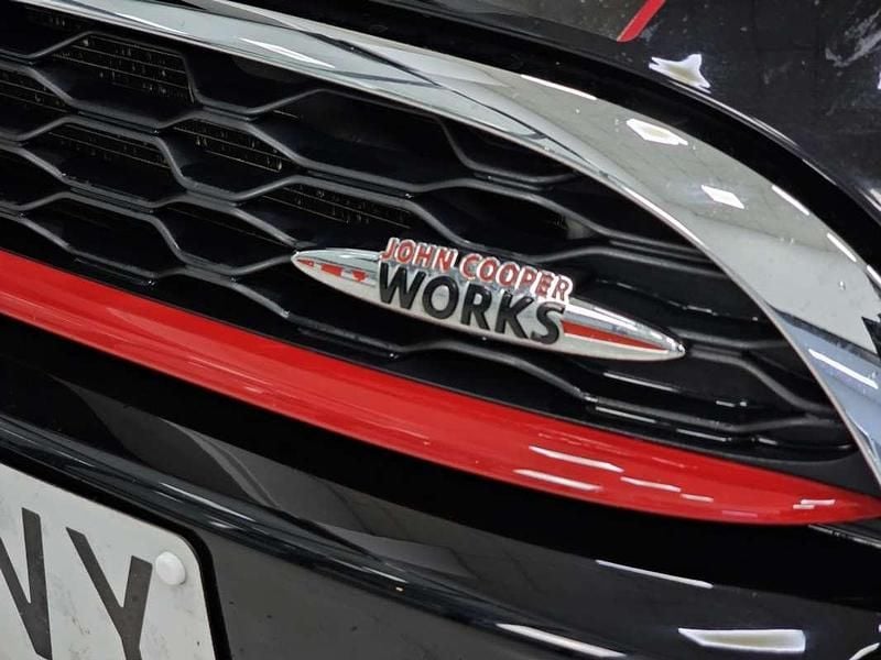 Usado Mini John Cooper Works Cabriolet 231 CV (169 kW) 2017 Negro Descapotable