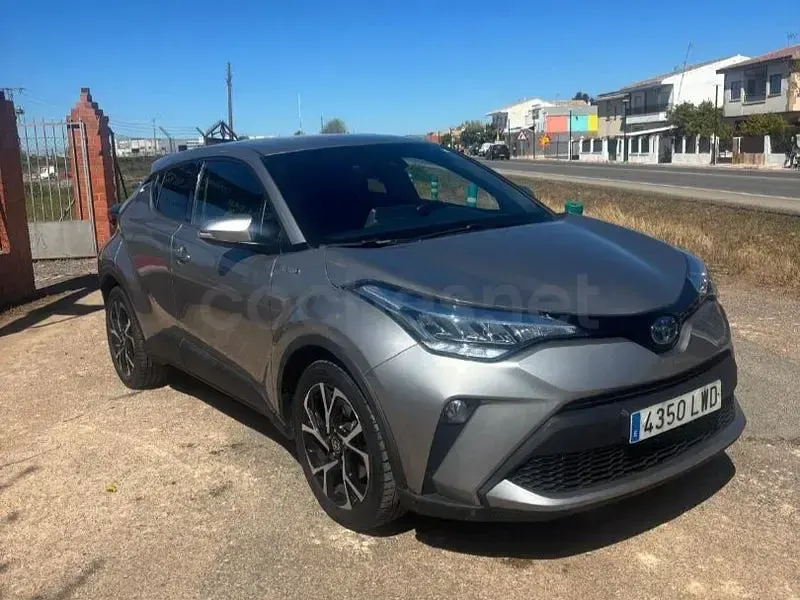 Usado Toyota C-HR Advance 122 CV (89 kW) 2022 Gris / plata SUV