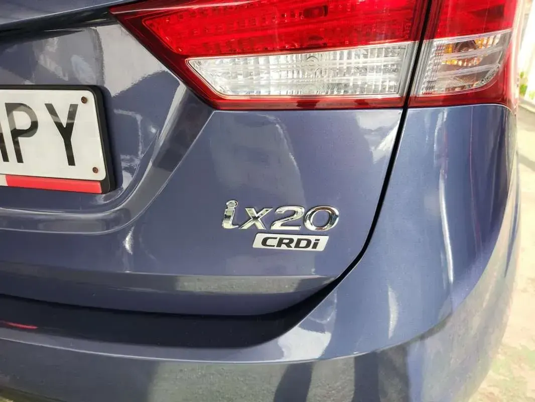 Usado Hyundai ix20 90 CV (66 kW) 2015 Azul Utilitario
