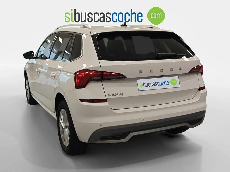Usado Skoda Kamiq Selection 115 CV (84 kW) 2024 Blanco SUV