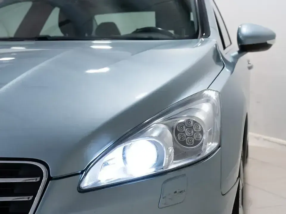 Usado Peugeot 508 Allure 163 CV (119 kW) 2013 Azul Berlina