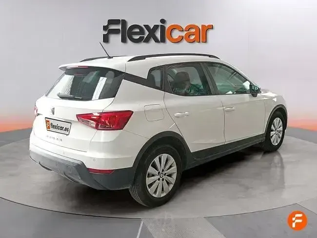 Usado Seat Arona Style 115 CV (84 kW) 2019 Blanco SUV