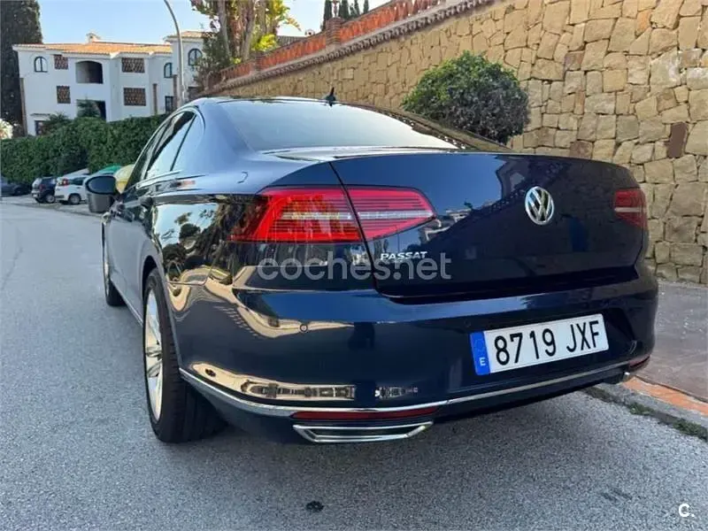 Usado VW Passat Sportline 150 CV (110 kW) 2017 Negro Berlina