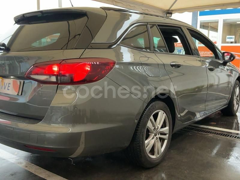 Usado Opel Astra Ultimate 145 CV (106 kW) 2020 Gris / plata Familiar