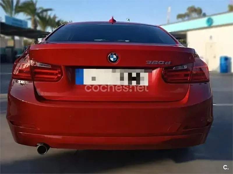 Usado BMW 320 Comfort Edition 184 CV (135 kW) 2012 Rojo Berlina