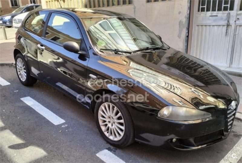 Negro Usado 2007 Alfa Romeo 147 Impression Utilitario | 3000 € (Buen precio) - Imagen 1/4