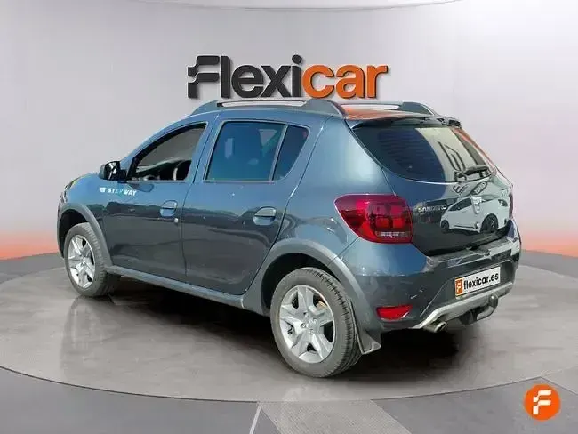 Usado Dacia Sandero Comfort 90 CV (66 kW) 2019 Gris