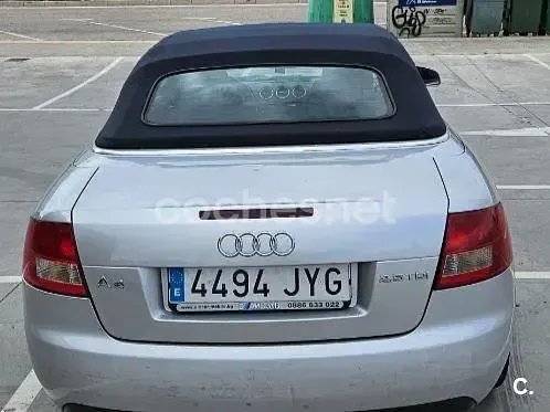Usado Audi A4 Cabriolet 163 CV (119 kW) 2002 Gris / plata Descapotable