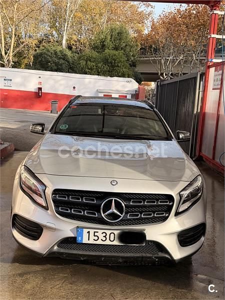 Usado Mercedes GLA180 122 CV (89 kW) 2017 Gris / plata SUV