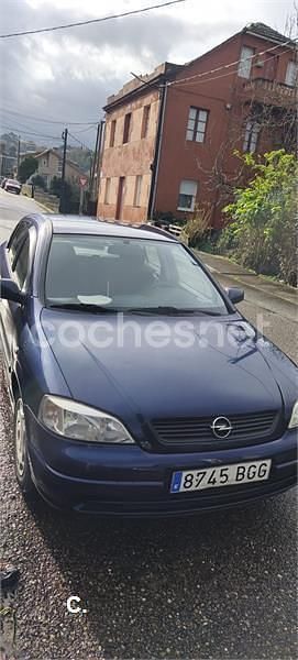 Usado Opel Astra Club 75 CV (55 kW) 2000 Azul Berlina
