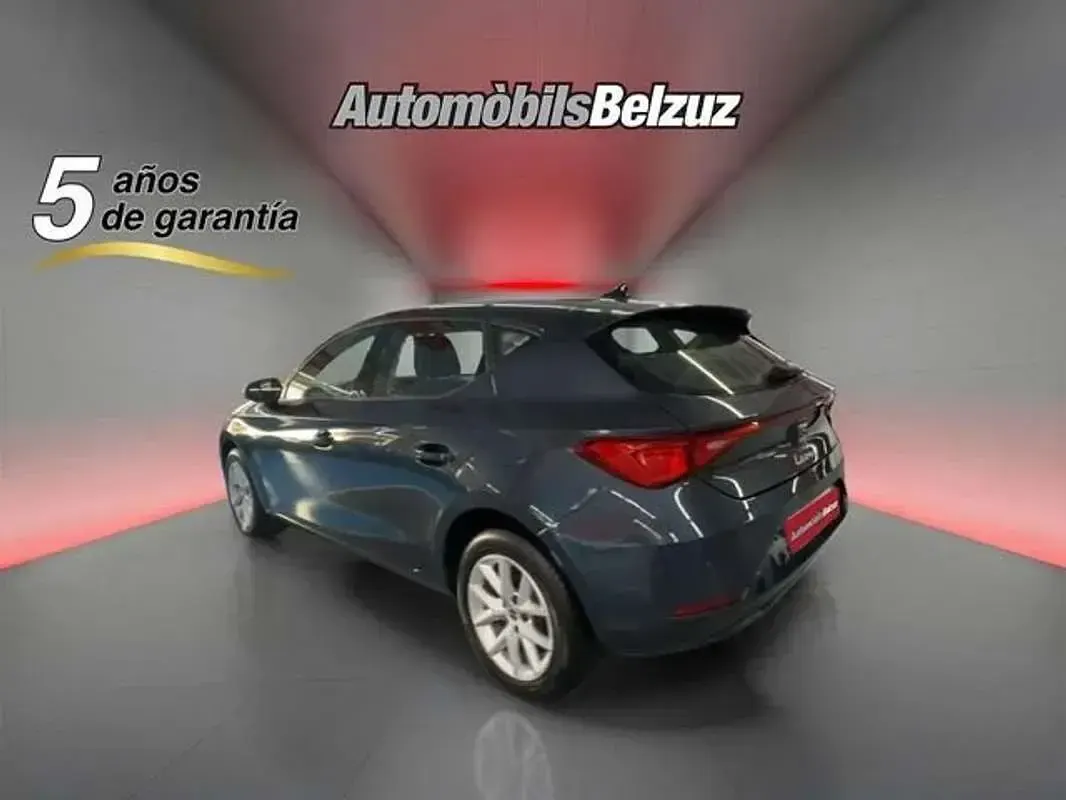 Usado Seat Leon ST Style 110 CV (80 kW) 2024 Gris Familiar