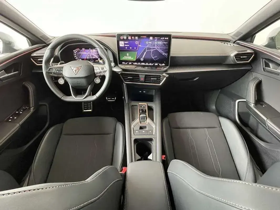 Usado Cupra Leon 150 HP (110 kW) 2025 Branco Citadino