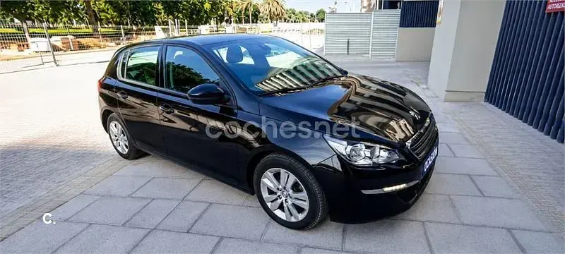 Usado Peugeot 308 Active 92 CV (67 kW) 2014 Negro Berlina