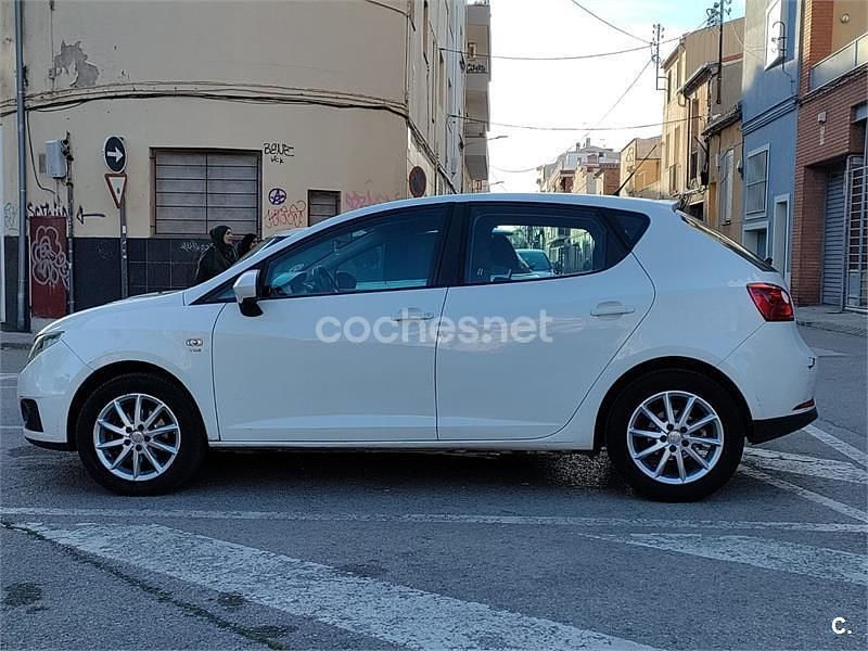 Usado Seat Ibiza Style 90 CV (66 kW) 2010 Blanco Berlina