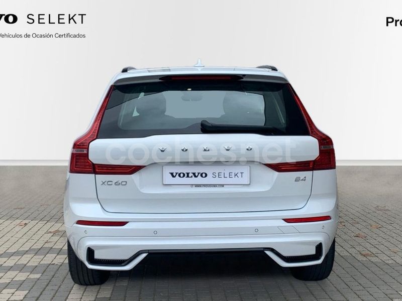 Usado Volvo XC60 Plus 197 CV (144 kW) 2023 Blanco SUV
