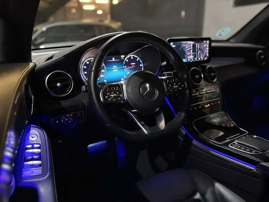 Usado Mercedes GLC220 194 CV (142 kW) 2022 Blanco SUV