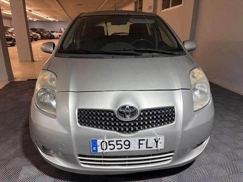 Occasion Toyota Yaris 90 PK (66 kW) 2007 Grijs Hatchback