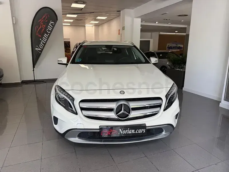 Usado Mercedes GLA220 Urban 170 CV (125 kW) 2014 Blanco SUV