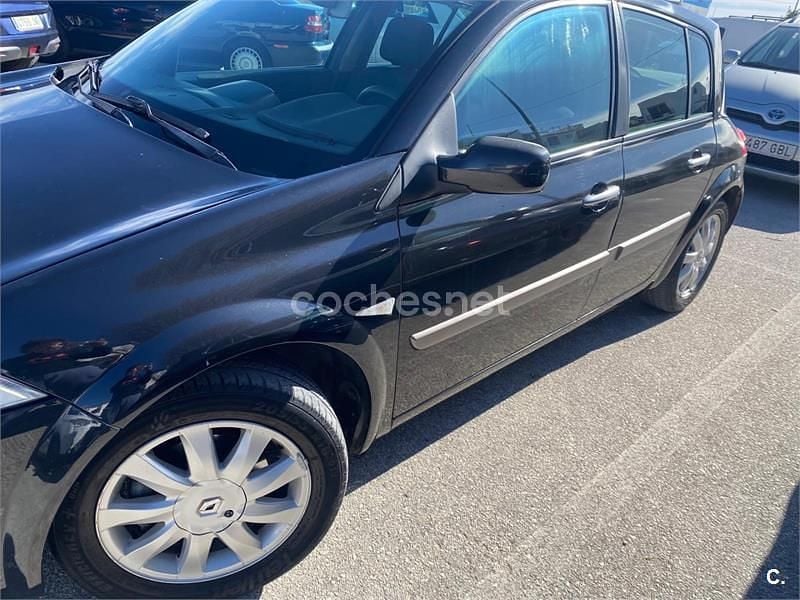 Negro Usado 2007 Renault Mégane II Dynamique Berlina | 3000 € (Precio justo) - Imagen 1/2