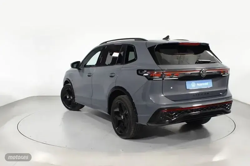 Usado VW Tiguan R-line 272 CV (200 kW) 2025 Gris SUV