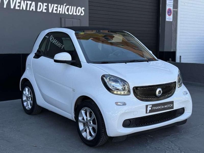 Usado Smart ForTwo Coupé Passion 90 CV (66 kW) 2018 Blanco Coupe