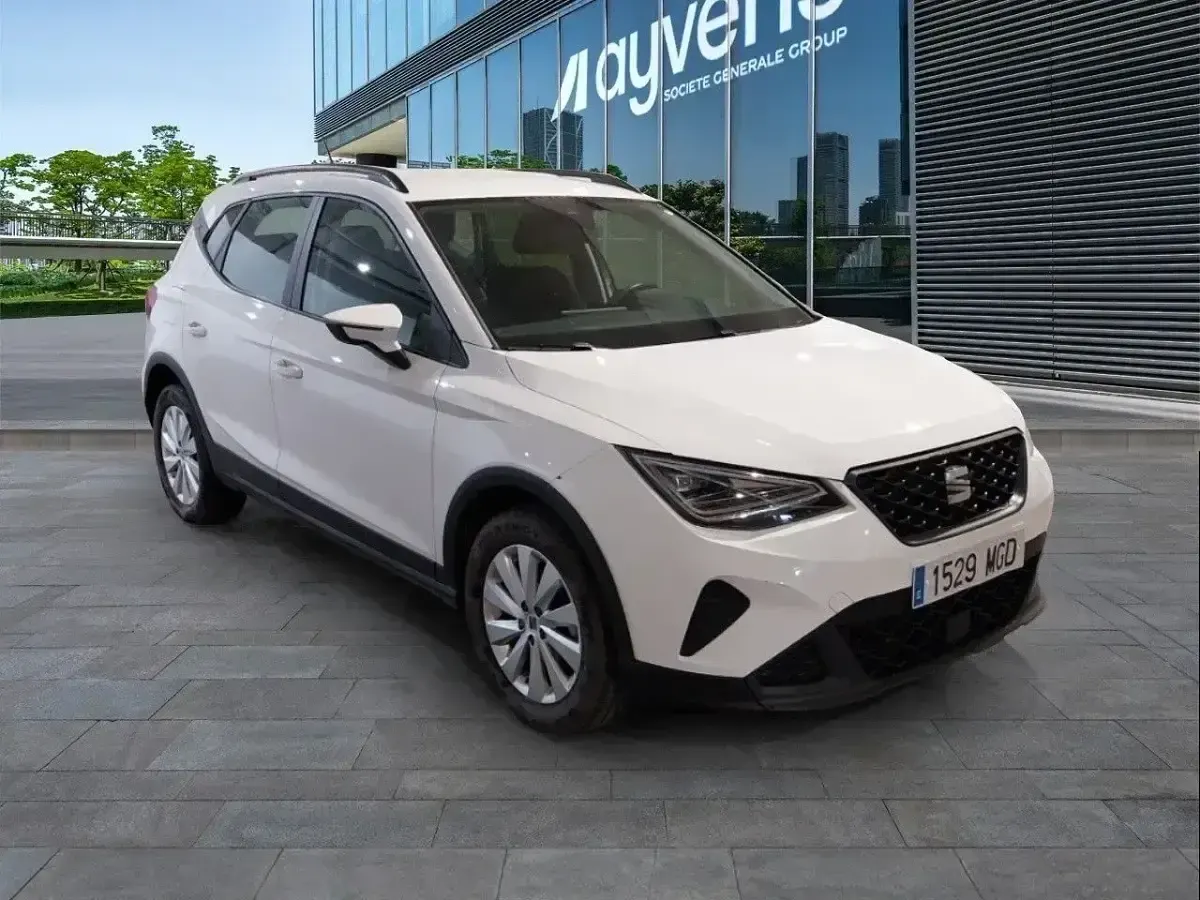 Usado Seat Arona Style 110 CV (80 kW) 2023 Blanco SUV