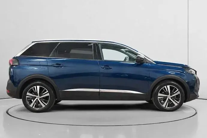 Usado Peugeot 5008 Allure 136 CV (100 kW) 2024 SUV
