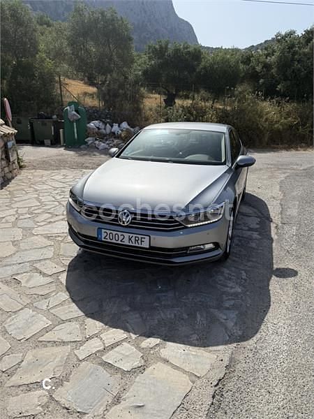 Usado VW Passat Advance 120 CV (88 kW) 2018 Gris / plata Berlina