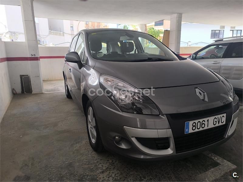 Usado Renault Scénic III Dynamique 105 CV (77 kW) 2010 Gris / plata Monovolumen