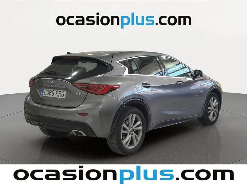 Usado Infiniti Q30 Premium 156 CV (114 kW) 2018 Gris plata Utilitario