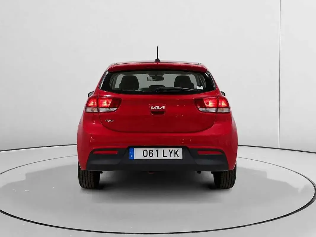 Usado Kia Rio 84 CV (61 kW) 2022 Blanco Utilitario