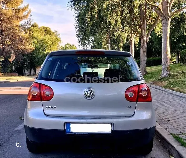Usado VW Golf IV Sportline 102 CV (75 kW) 2004 Blanco Berlina