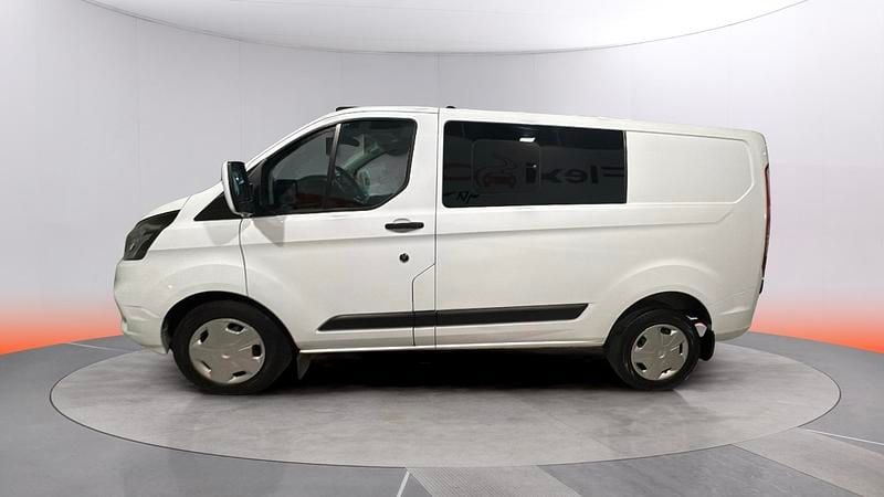 Usado Ford Tourneo Titanium 150 CV (110 kW) 2022 Blanco Monovolumen