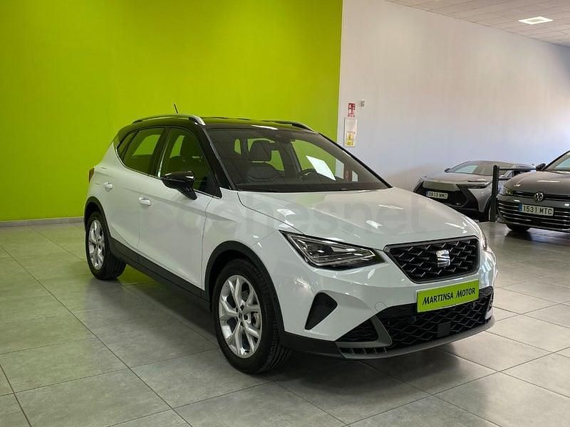 Usado Seat Arona FR 115 CV (84 kW) 2025 Blanco SUV
