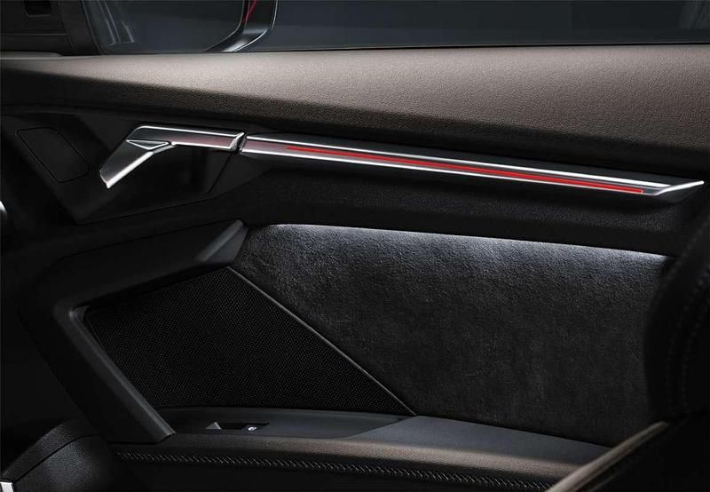 Usado Audi A3 Advanced 116 CV (85 kW) 2021 Rojo Berlina