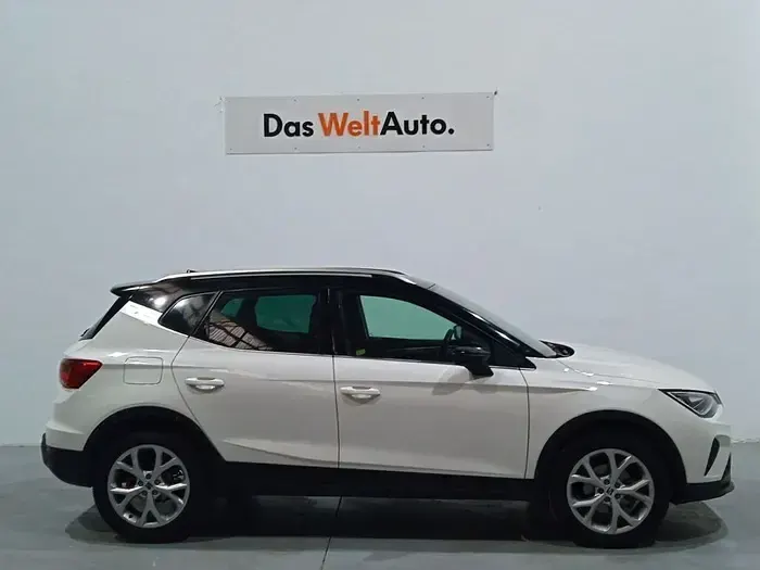 Usado Seat Arona FR 115 CV (84 kW) 2025 Blanco SUV
