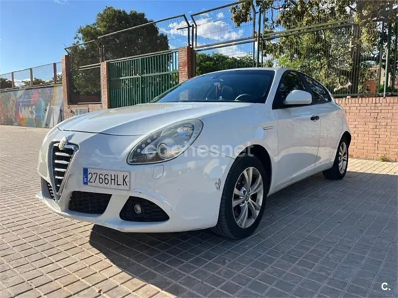 Usado Alfa Romeo Giulietta Distinctive 140 CV (102 kW) 2012 Blanco Utilitario