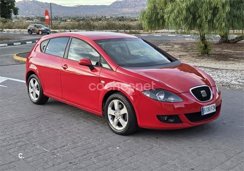 Rojo Usado 2008 Seat Leon Sport Berlina | 5500 € (Precio justo) - Imagen 1/4
