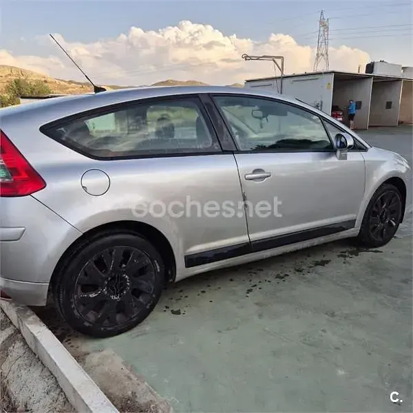 Usado Citroën C4 VTR Sport 92 CV (67 kW) 2005 Gris / plata Berlina