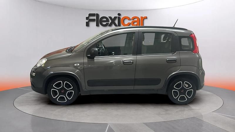 Usado Fiat Panda 71 CV (52 kW) 2022 Gris Utilitario
