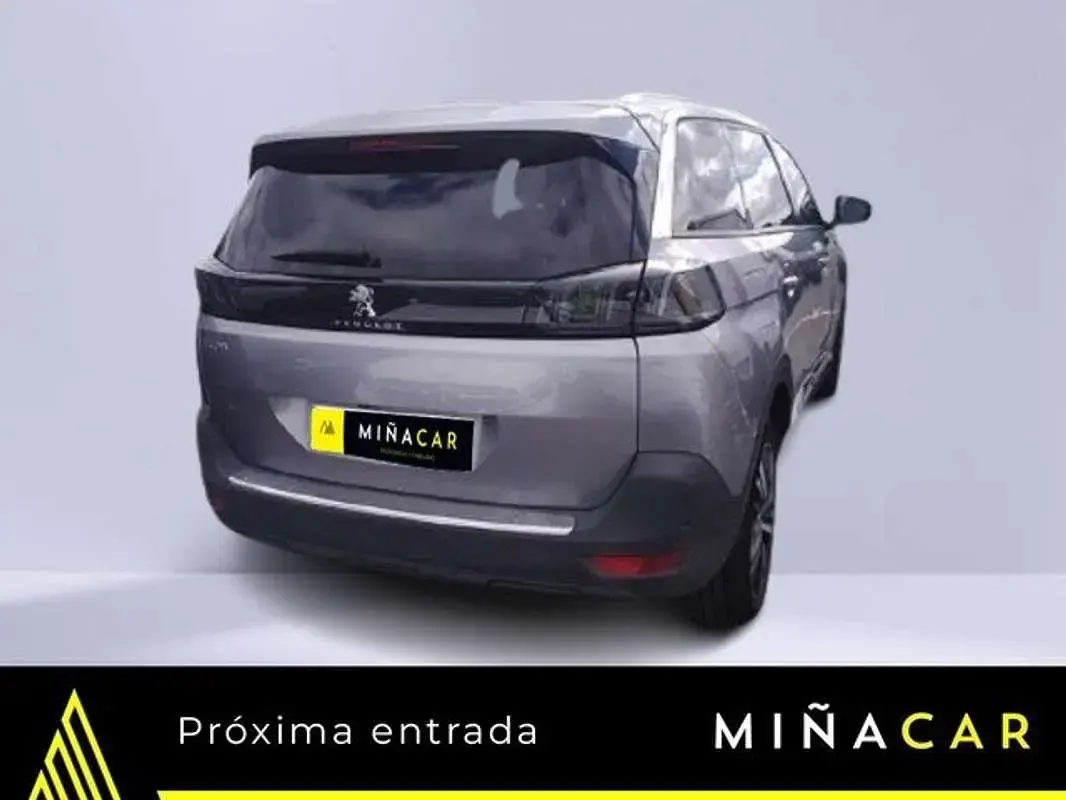 Usado Peugeot 5008 Allure 131 CV (96 kW) 2021 Gris SUV