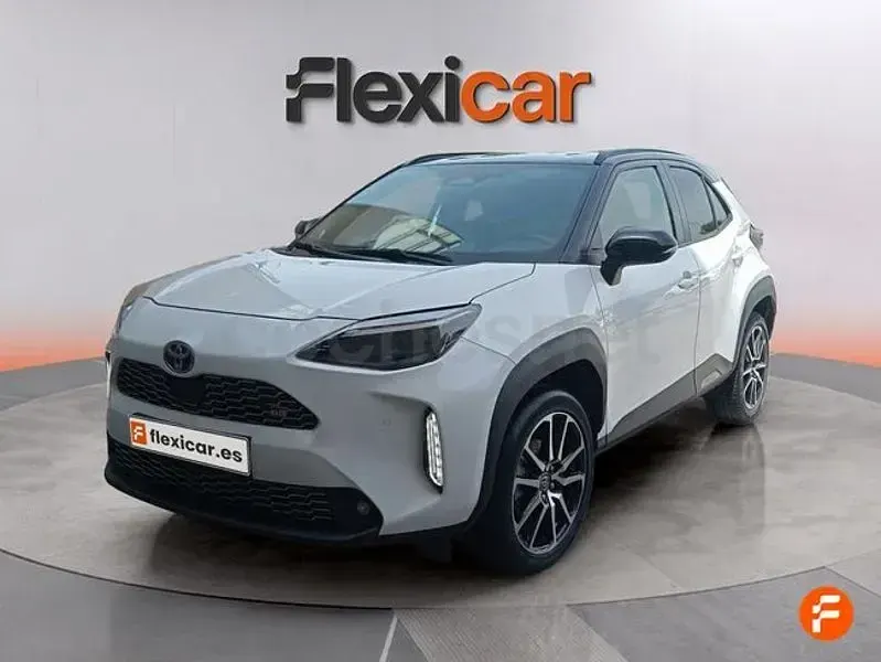 Usado Toyota Yaris Cross Sport 130 CV (95 kW) 2024 Blanco SUV